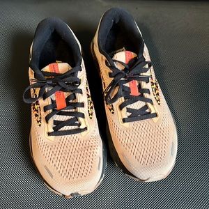 Brooks Adrenaline GTS